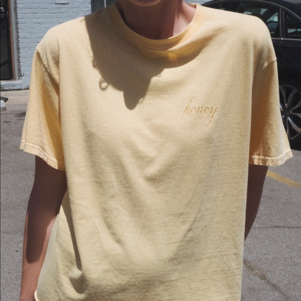 Brandy♡Melville ALEENA HONEY TOP🍯 - Picture 2 of 6